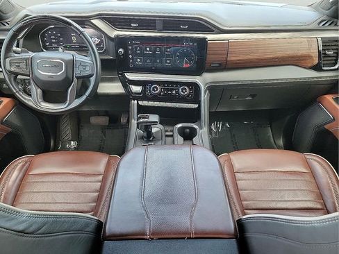 Used 2025 GMC Sierra 1500 Denali Ultimate AWD/4WD image 11