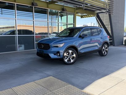 Used 2023 Volvo XC40 B4 Plus w/ Protection Package Premier
