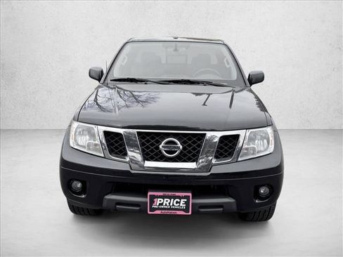 Used 2013 Nissan Frontier SV w/ SV Value Truck Pkg AWD/4WD image 2