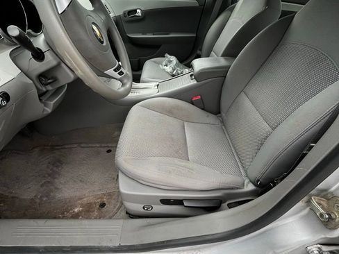 Used 2011 Chevrolet Malibu LS image 4