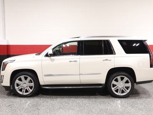 Used 2015 Cadillac Escalade Luxury AWD/4WD image 24