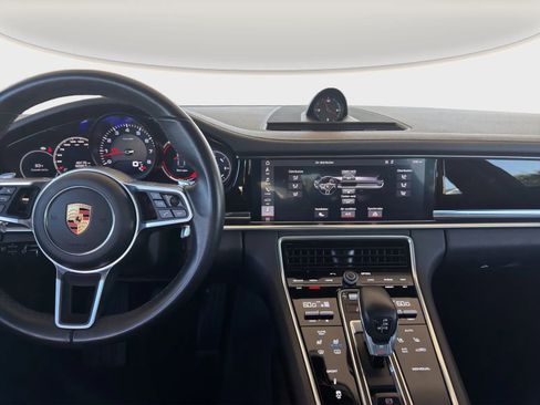 Used 2018 Porsche Panamera 4 image 15