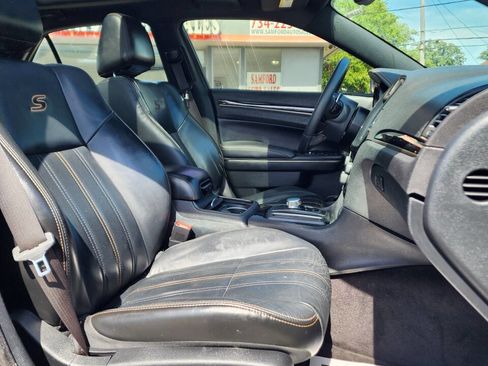 Used 2017 Chrysler 300 S w/ S Model Appearance Package RWD image 16