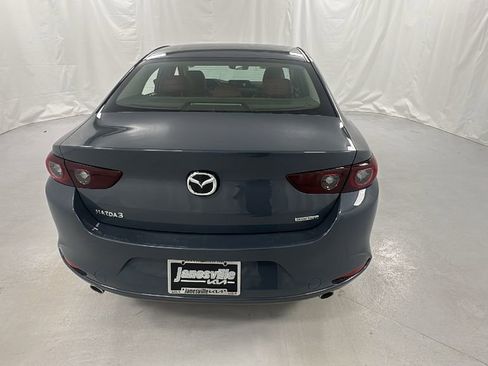 Used 2022 MAZDA MAZDA3 s image 4