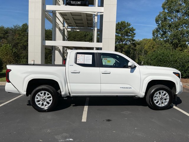 Used 2025 Toyota Tacoma SR5 AWD/4WD image 7