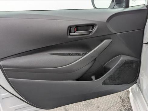 Used 2025 Toyota Corolla LE image 12