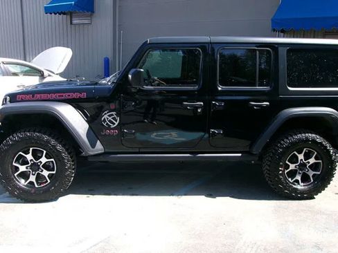 Used 2020 Jeep Wrangler Unlimited Rubicon w/ LED Lighting Group AWD/4WD image 3
