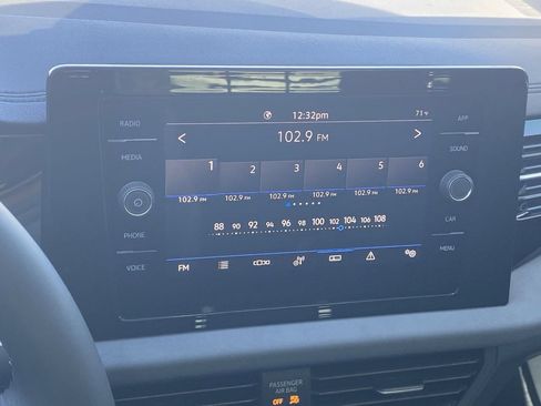 New 2026 Volkswagen Jetta SE FWD image 22