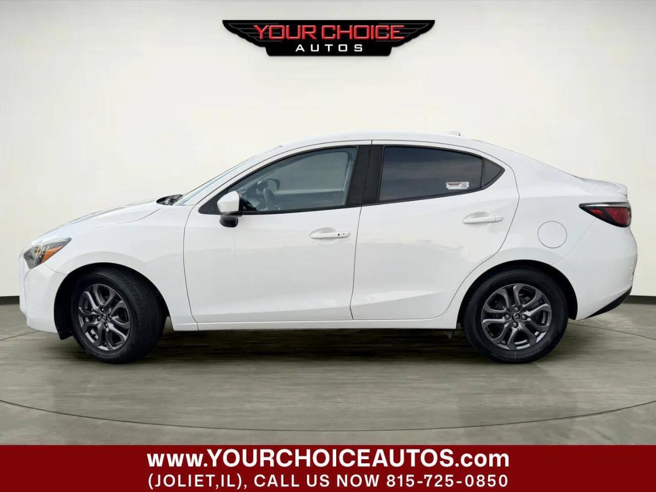 Used 2020 Toyota Yaris LE FWD image 2