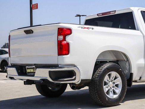 Used 2021 Chevrolet Silverado 1500 LT AWD/4WD image 9