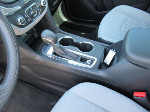 Used 2023 Chevrolet Equinox LS w/ Sport Edition FWD image 19