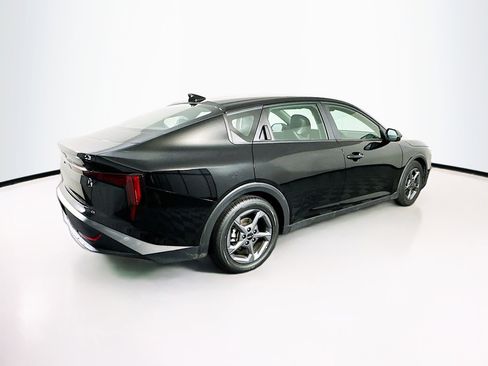 Used 2025 Kia K4 LXS image 9