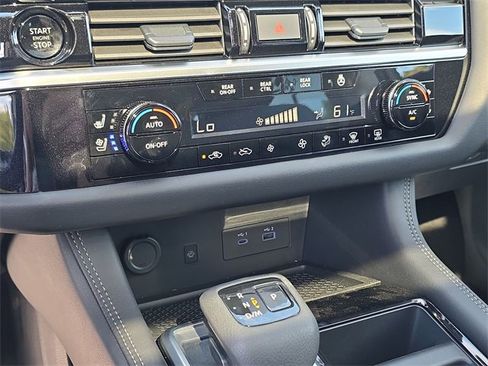 Used 2025 Nissan Pathfinder Platinum w/ Cargo Package image 19