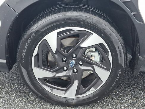 Used 2025 Subaru Crosstrek 2.5i Limited AWD/4WD image 9