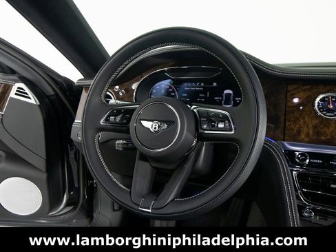 Used 2024 Bentley Flying Spur V8 image 32