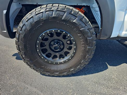 Used 2022 Ford F150 Raptor w/ Equipment Group 801A High AWD/4WD image 22