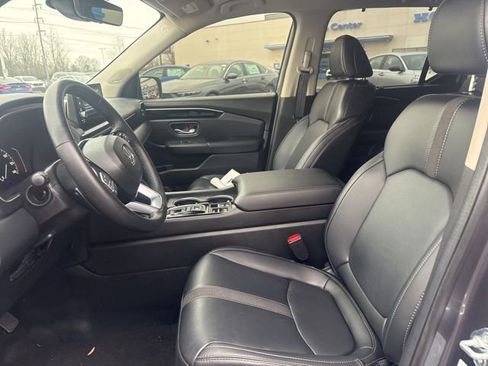 Used 2025 Honda Pilot Touring image 20
