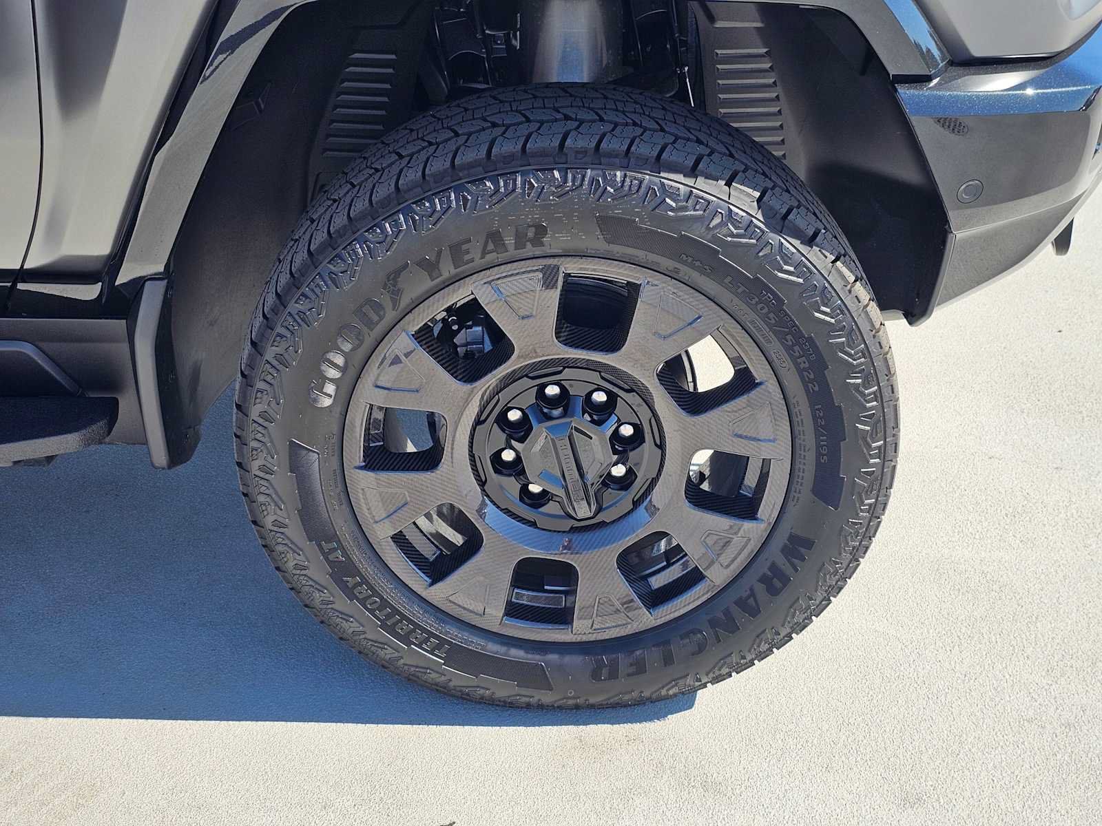 New 2026 GMC Hummer EV 3X w/ Carbon Fiber Edition Package AWD/4WD image 9