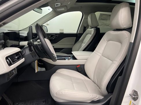 New 2026 Lincoln Aviator AWD image 28