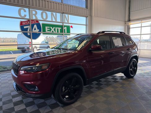 Used 2021 Jeep Cherokee Latitude Plus image 3
