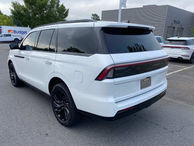 New 2027 Lincoln Navigator Reserve w/ Jet Appearance Package AWD/4WD image 26