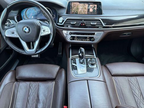 Used 2019 BMW 750i w/ Executive Package RWD image 28