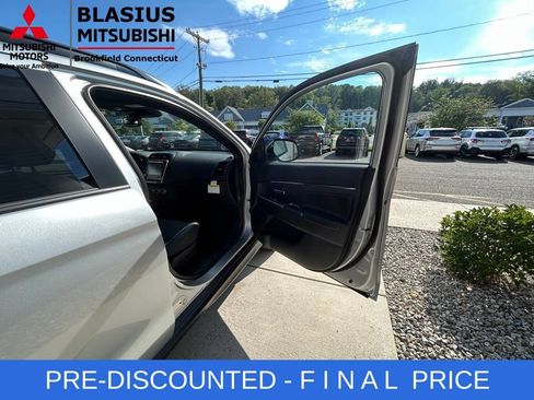 Used 2025 Mitsubishi Outlander Sport SEL AWD/4WD image 41