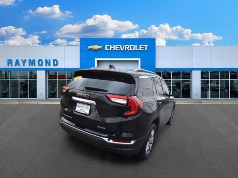 Used 2023 GMC Terrain SLT w/ Infotainment Package II AWD/4WD image 4