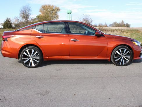 Used 2022 Nissan Altima 2.5 Platinum image 8