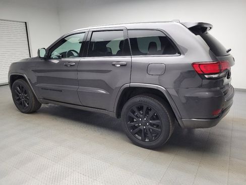Used 2021 Jeep Grand Cherokee Laredo X image 3