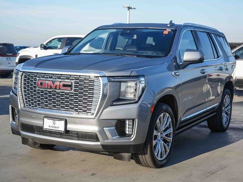 Used 2023 GMC Yukon Denali AWD/4WD image 4