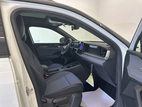 New 2026 Volkswagen Tiguan SE R-Line AWD/4WD image 25