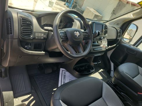 Used 2025 RAM ProMaster 2500 w/ Convenience Group FWD image 13