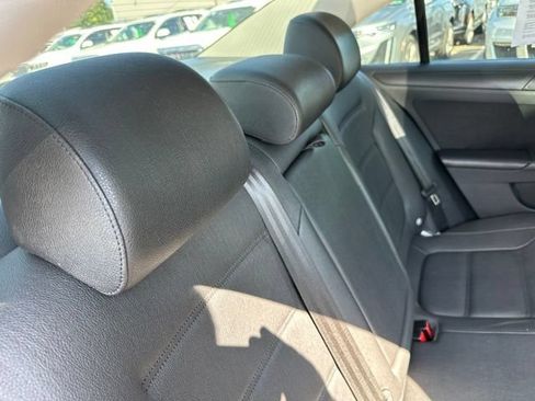 Used 2012 Volkswagen Jetta SE FWD image 17