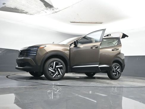 New 2026 Nissan Kicks SV w/ Charging Package image 41