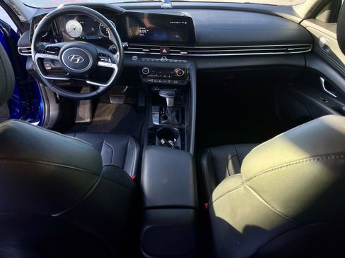 Used 2023 Hyundai Elantra Limited image 25