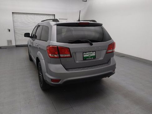 Used 2019 Dodge Journey SE w/ Connectivity Group FWD image 6