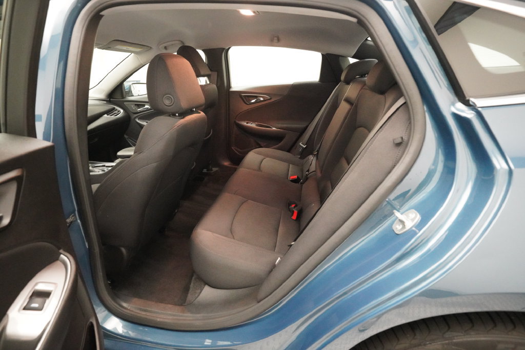 Used 2025 Chevrolet Malibu LT FWD image 15