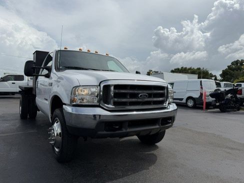 Used 2000 Ford F550 4x4 Regular Cab Super Duty image 3