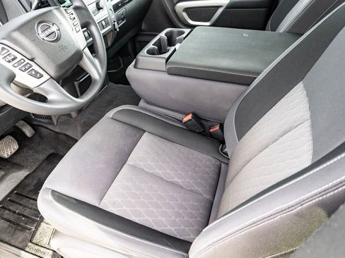 Used 2024 Nissan Titan SV RWD image 14