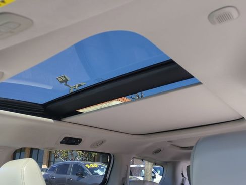 Used 2020 Chrysler Pacifica Limited w/ Tire & Wheel Group image 20