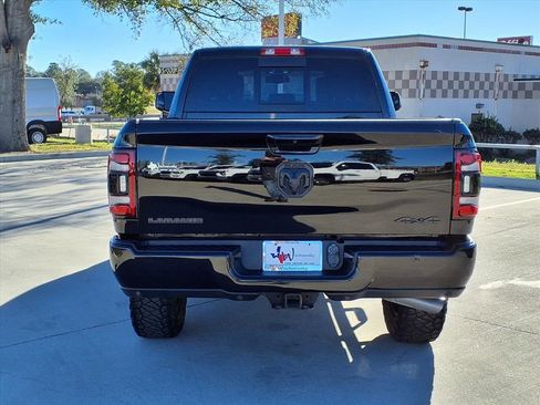 Used 2019 RAM 3500 Laramie w/ Black Appearance Package image 7