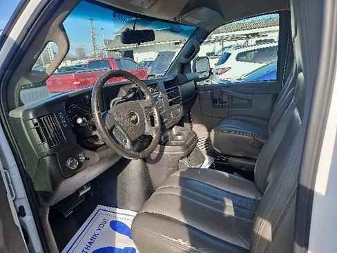 Used 2021 Chevrolet Express 2500 w/ Driver Convenience Package image 5