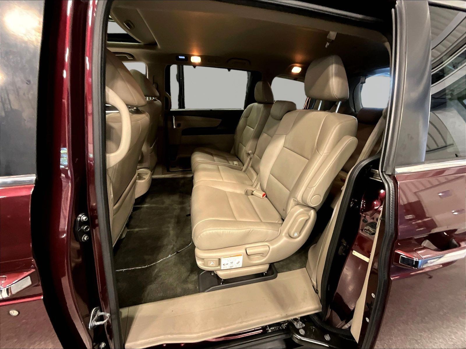 Used 2014 Honda Odyssey EX-L image 22