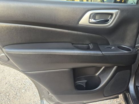 Used 2019 Nissan Pathfinder SV FWD image 25