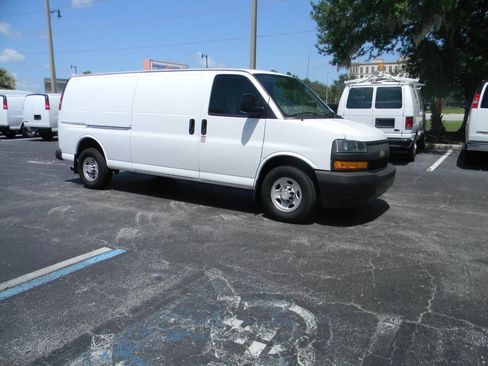 Used 2019 Chevrolet Express 3500 Extended w/ Driver Convenience Package RWD image 6