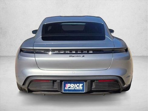 Used 2021 Porsche Taycan image 6