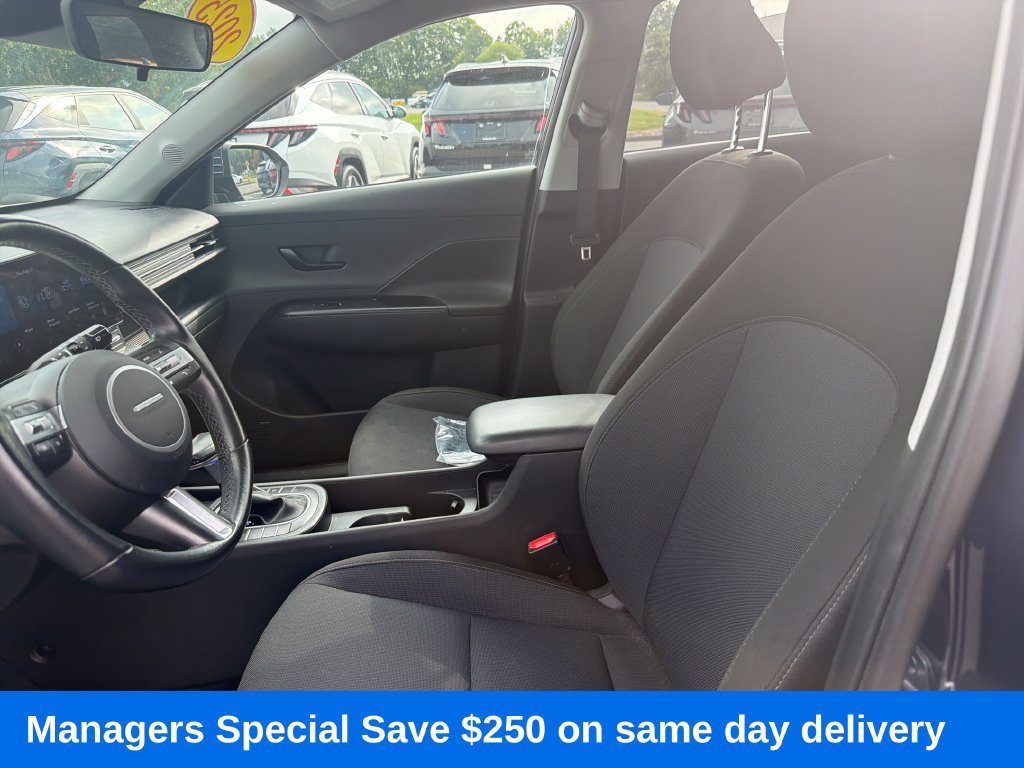 Used 2025 Hyundai Kona SEL AWD/4WD image 13