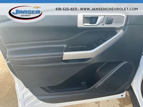 Used 2022 Ford Explorer Limited w/ Equipment Group 301A AWD/4WD image 21