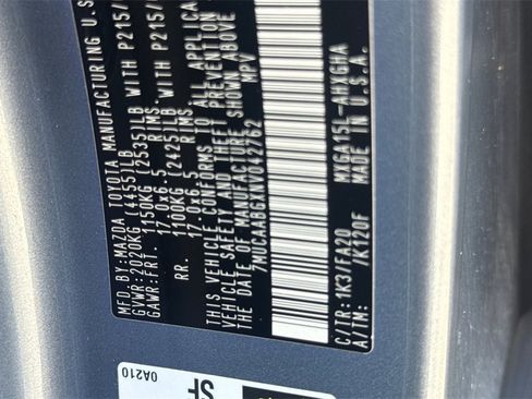 Certified 2022 Toyota Corolla Cross LE image 27